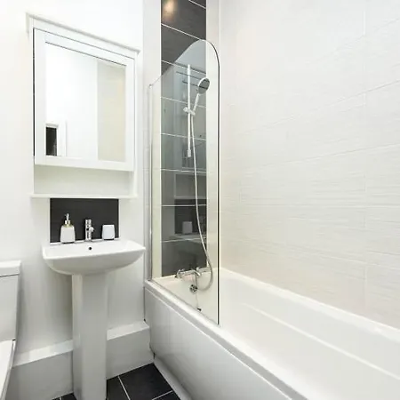 Lovely 2 Bedroom In Central