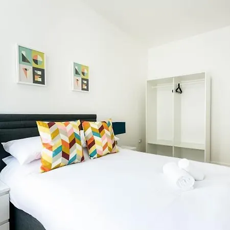 Lovely 2 Bedroom In Central