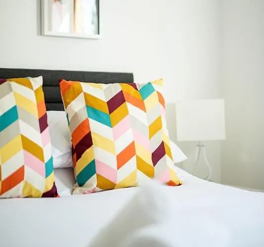 Lovely 2 Bedroom In Central * Бристоль