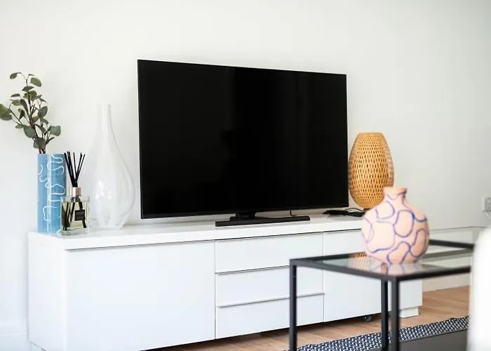 Lovely 2 Bedroom In Central